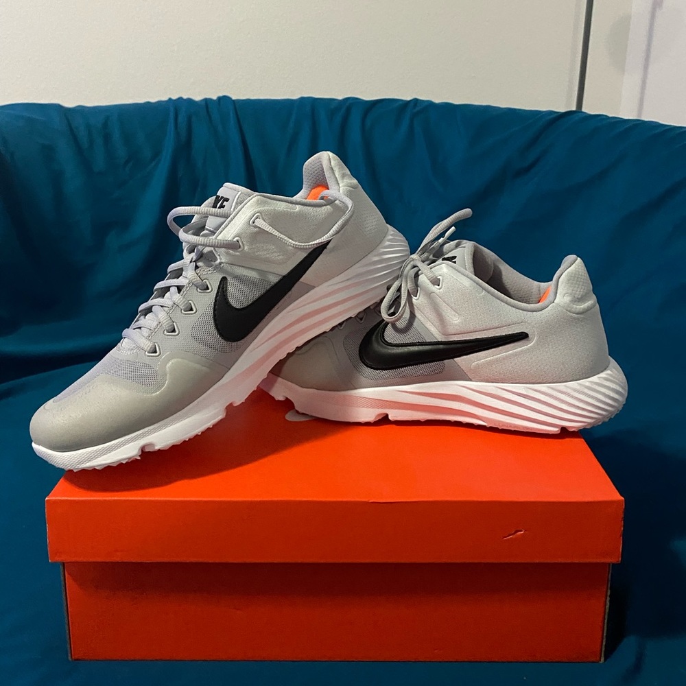 Nike Alpha Huarache Elite Trainers